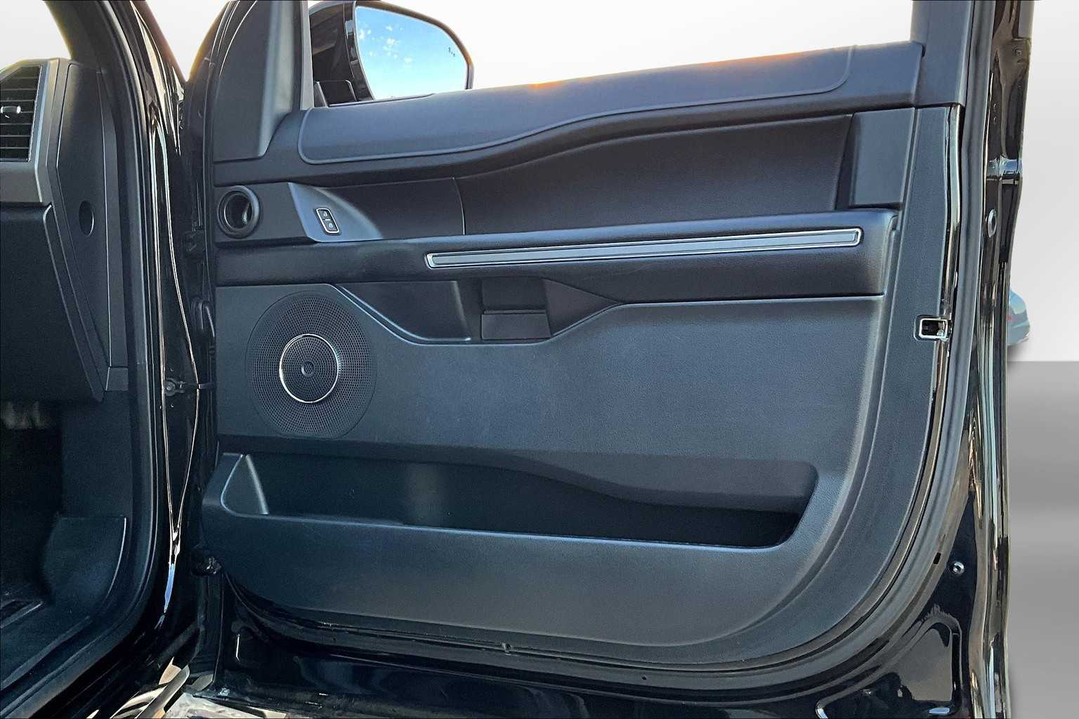 Thumbnail: 2021 Ford Expedition - 18