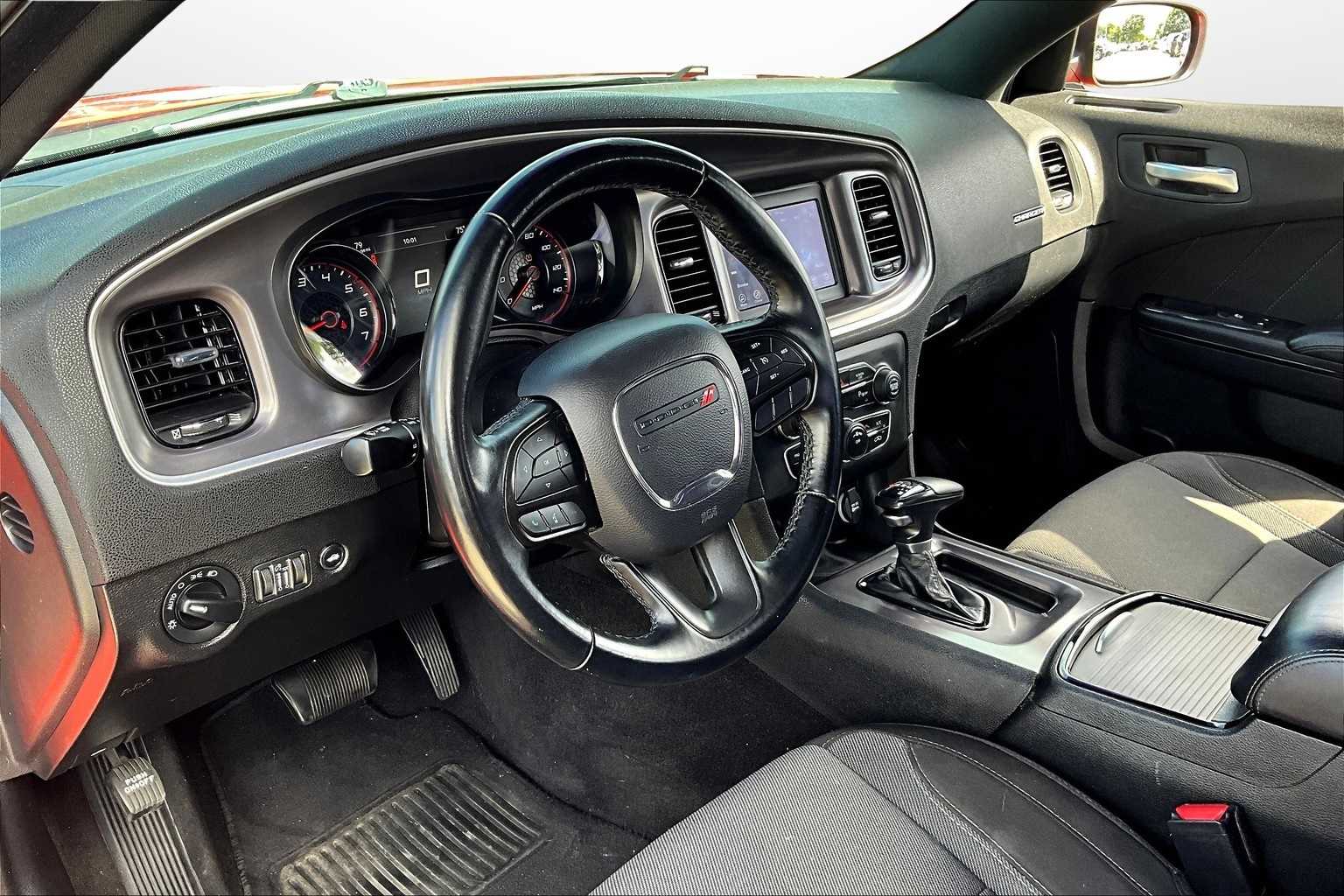 2020 Dodge Charger SXT 12