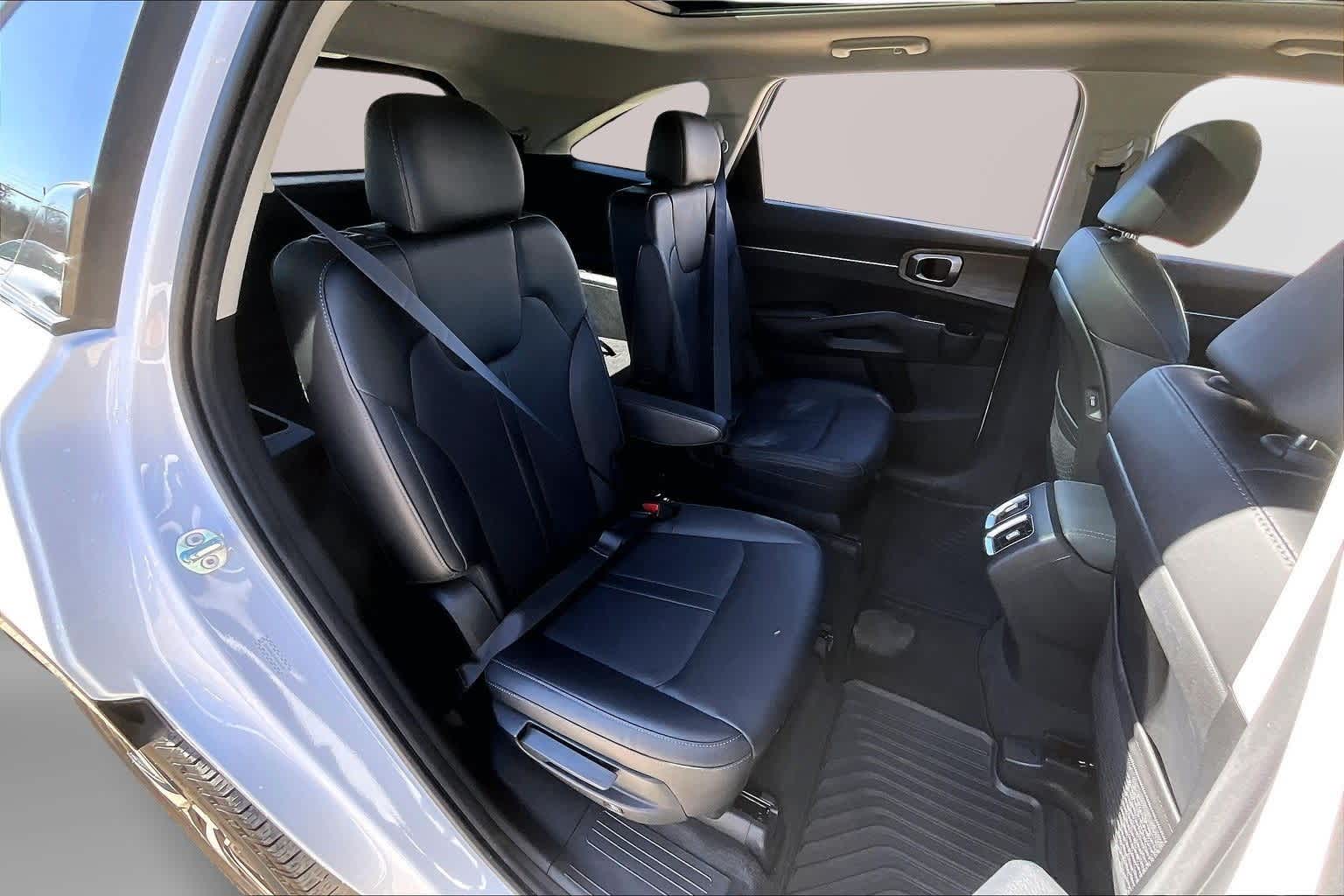 Thumbnail: 2023 Kia Sorento - 26