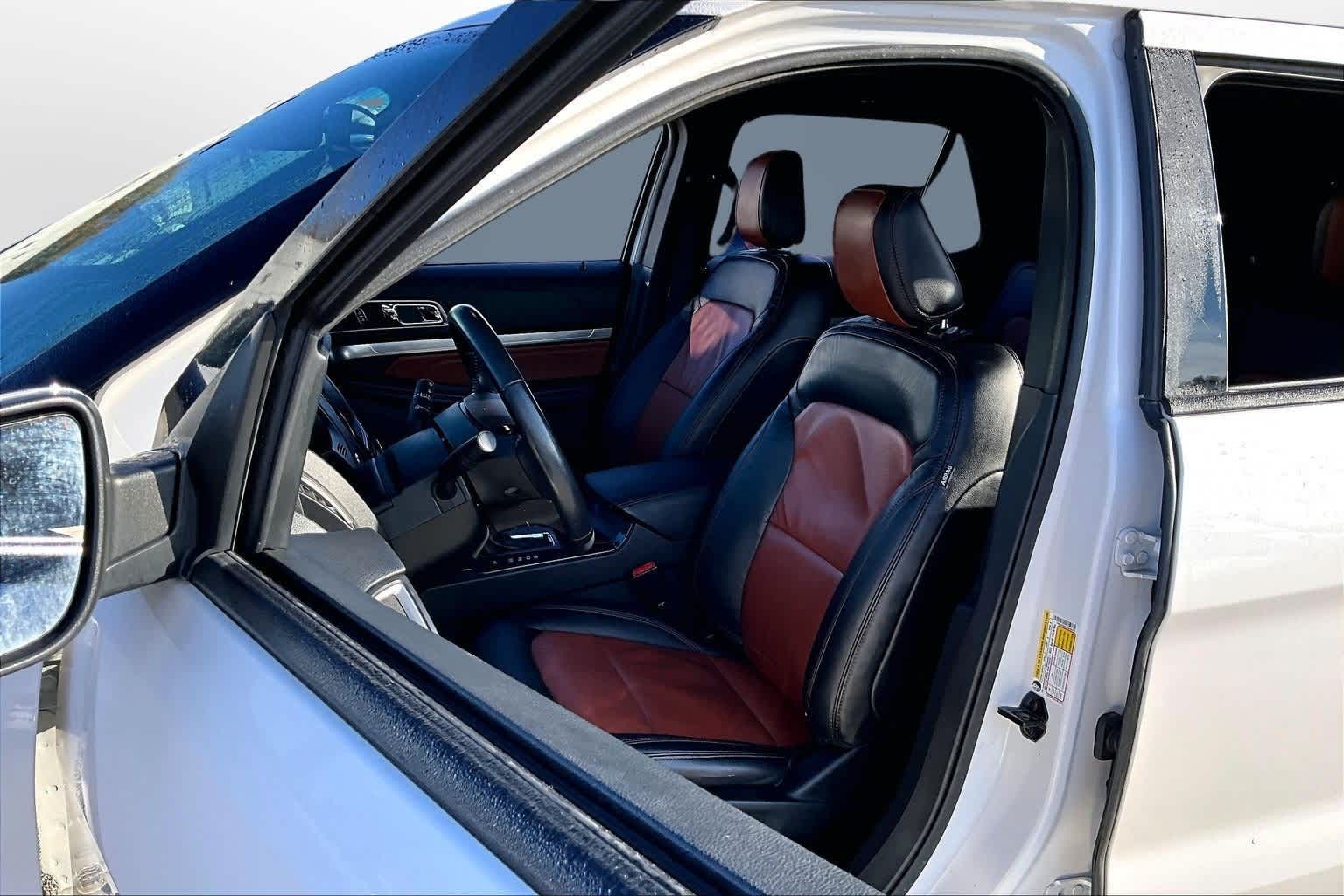 Thumbnail: 2019 Ford Explorer - 25