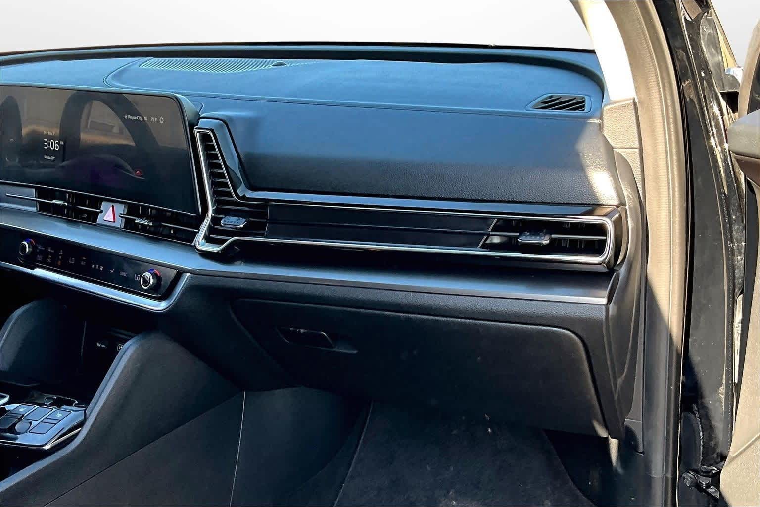 Thumbnail: 2023 Kia Sportage - 15