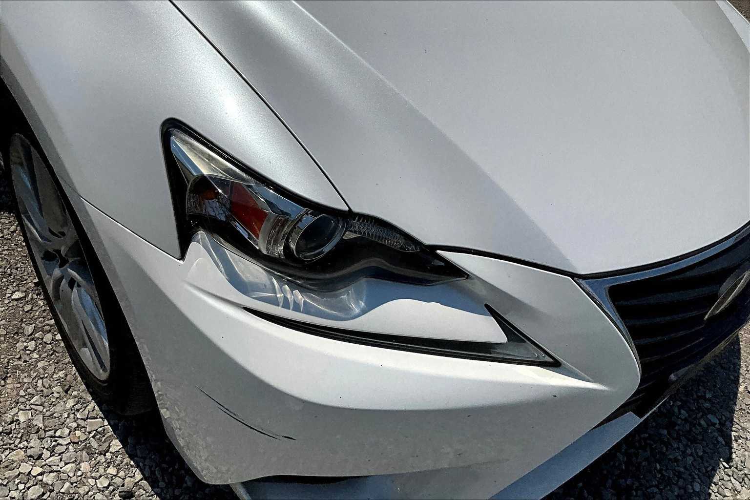 Thumbnail: 2016 Lexus IS - 28