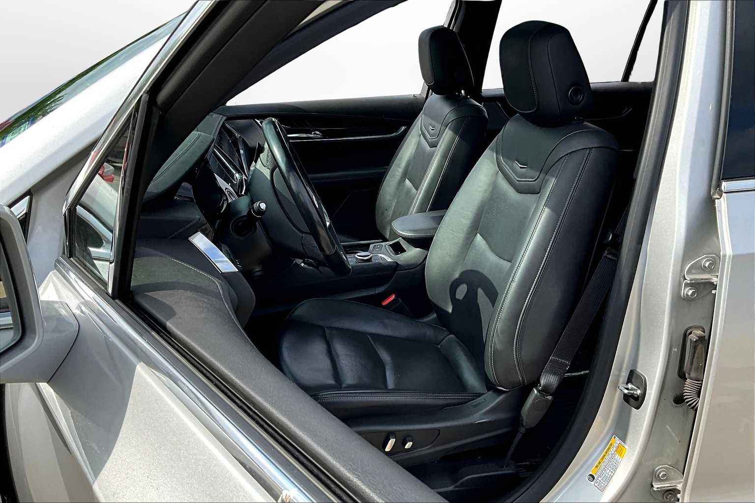 Thumbnail: 2020 Cadillac XT6 - 24
