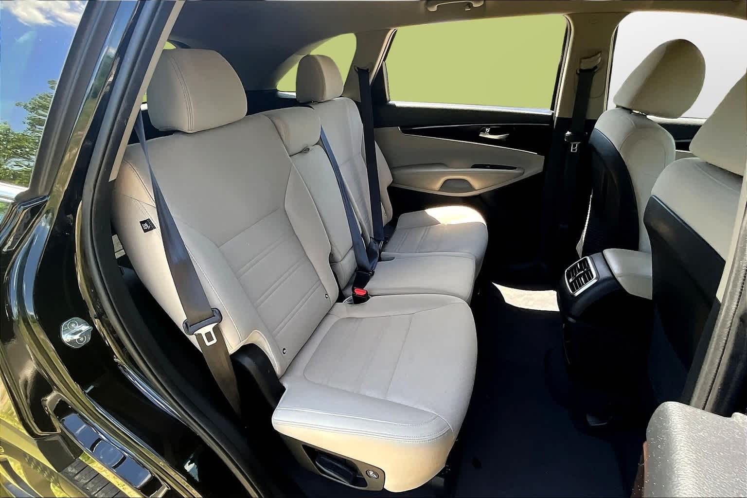 Thumbnail: 2020 Kia Sorento - 28