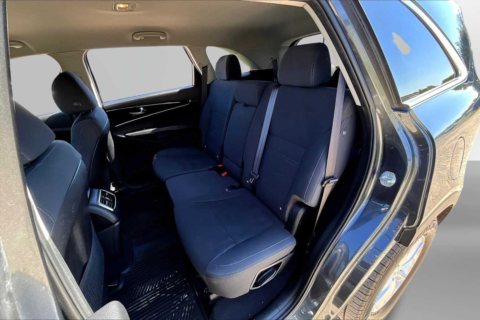 Thumbnail: 2019 Kia Sorento - 27