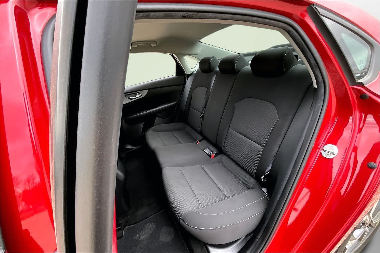 Thumbnail: 2021 Kia Forte - 24