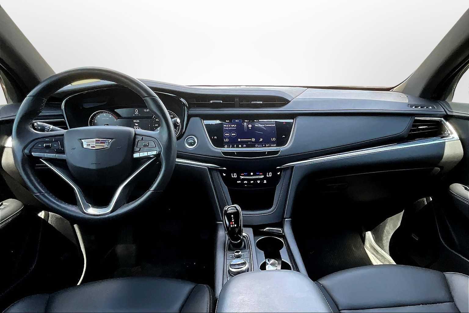 Thumbnail: 2023 Cadillac XT6 - 14