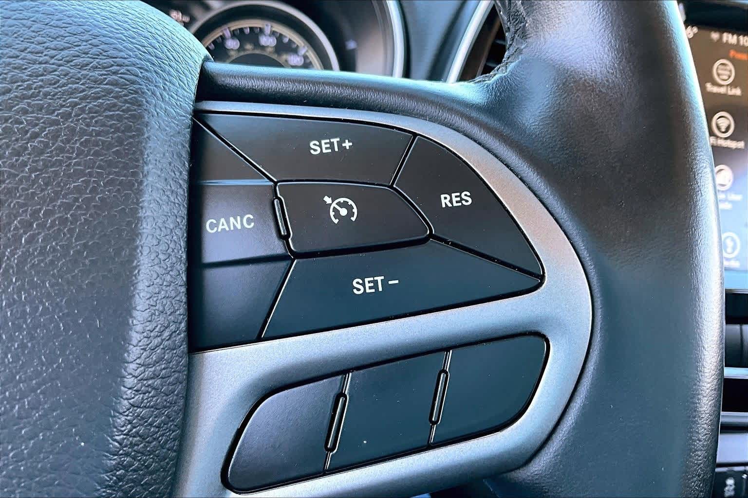 Thumbnail: 2019 Jeep Cherokee - 18