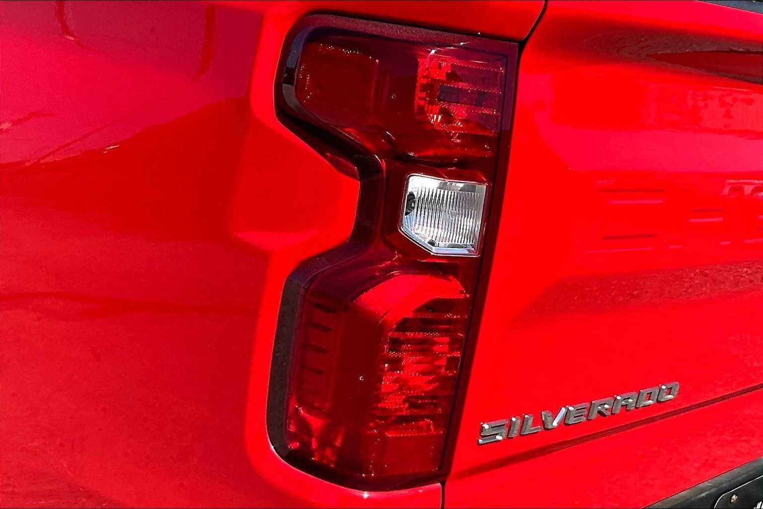 Thumbnail: 2020 Chevrolet Silverado 1500 - 31