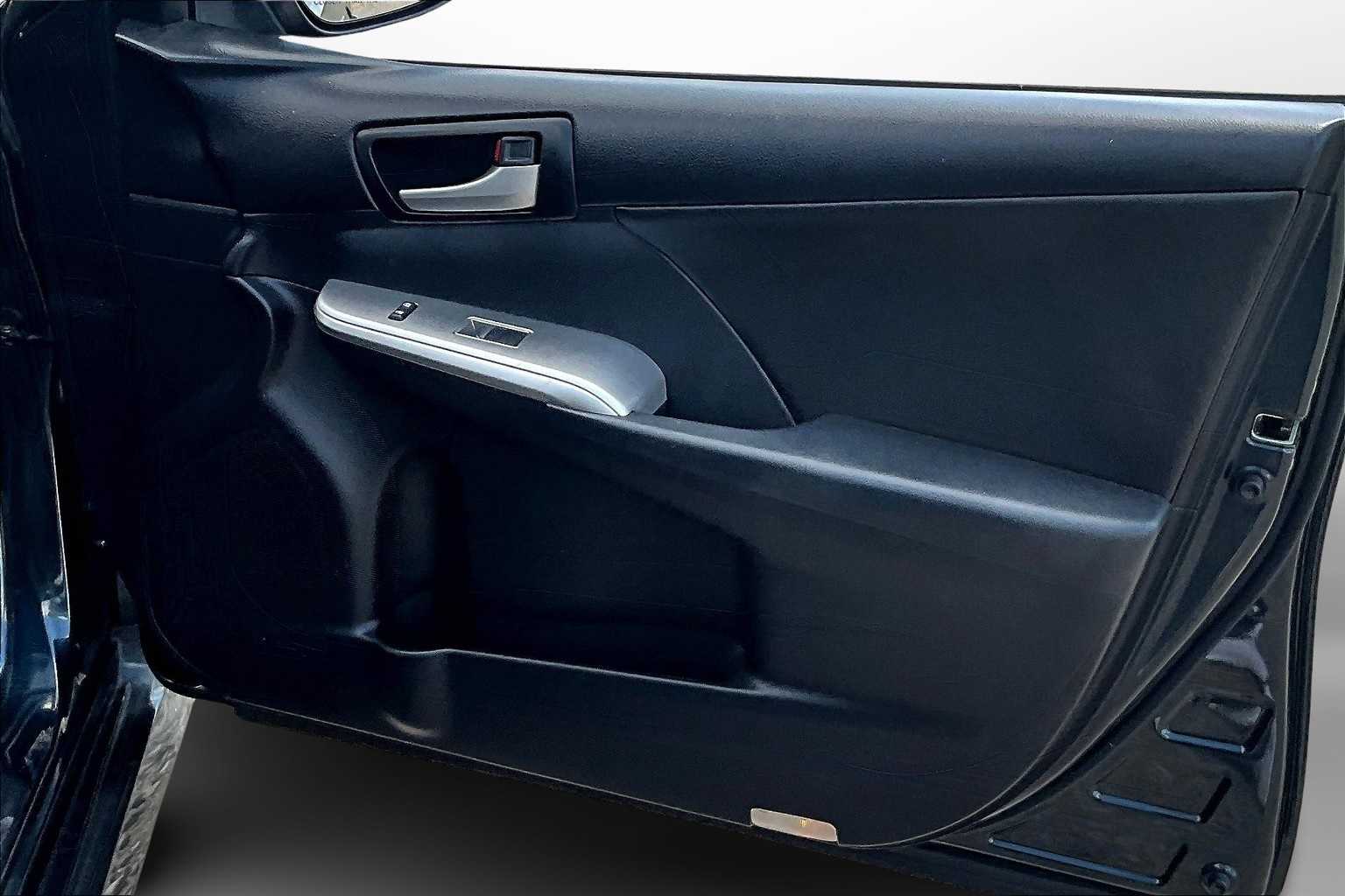 Thumbnail: 2013 Toyota Camry - 18