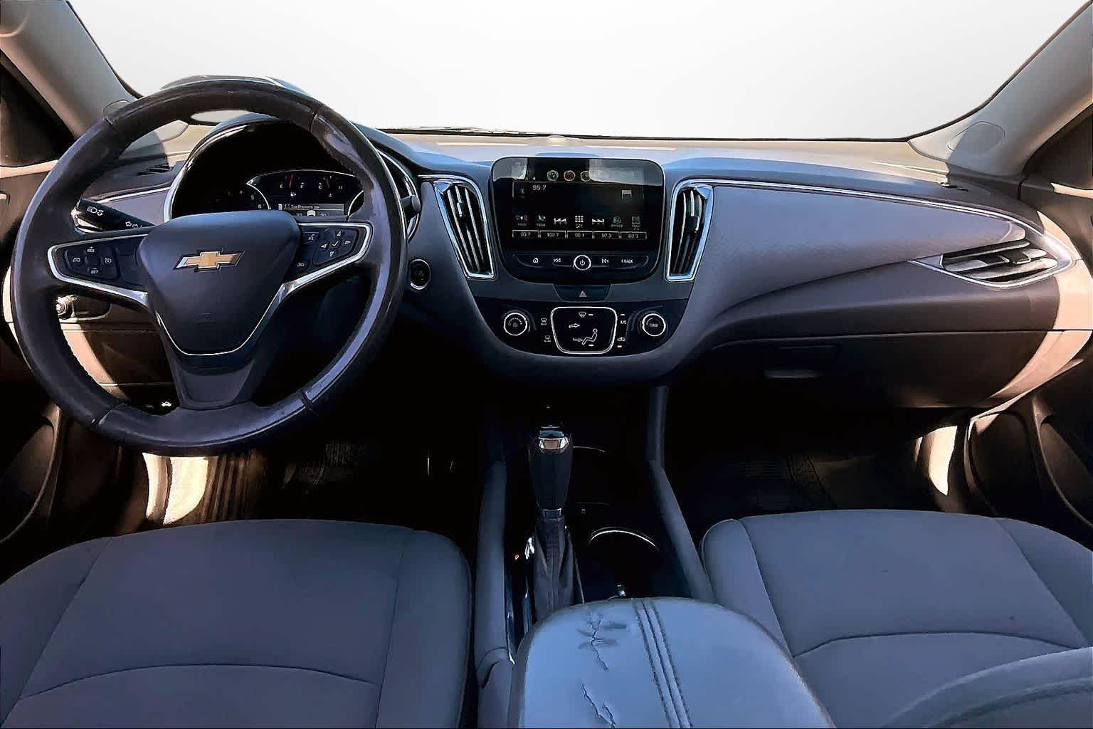 Thumbnail: 2018 Chevrolet Malibu - 14