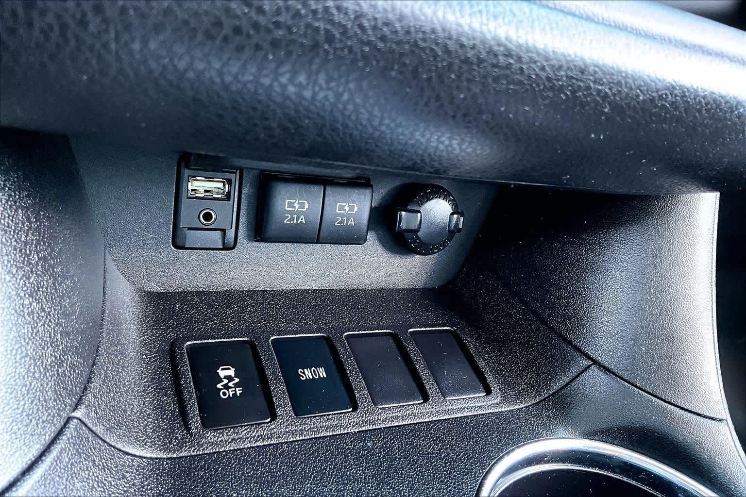 Thumbnail: 2017 Toyota Highlander - 23