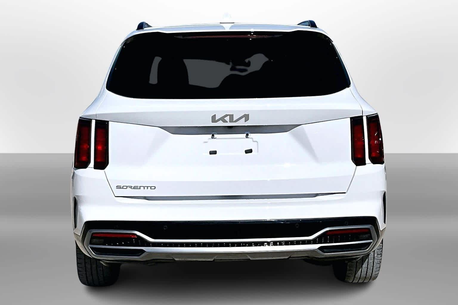 Thumbnail: 2023 Kia Sorento - 4