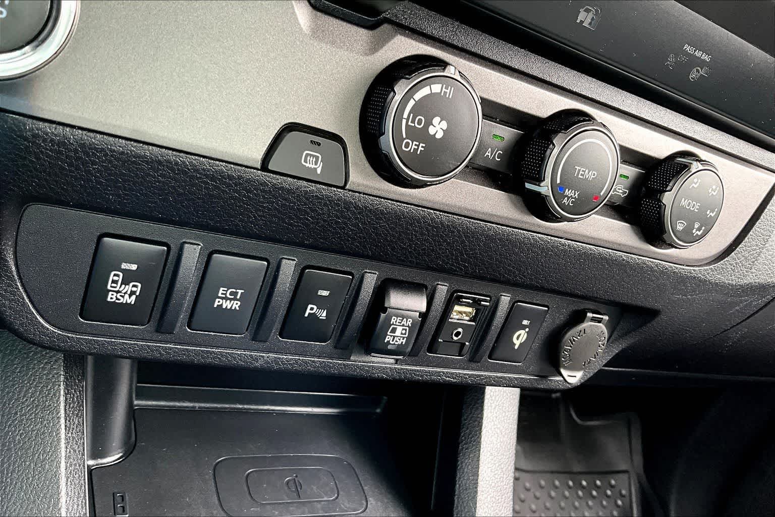 Thumbnail: 2019 Toyota Tacoma - 20