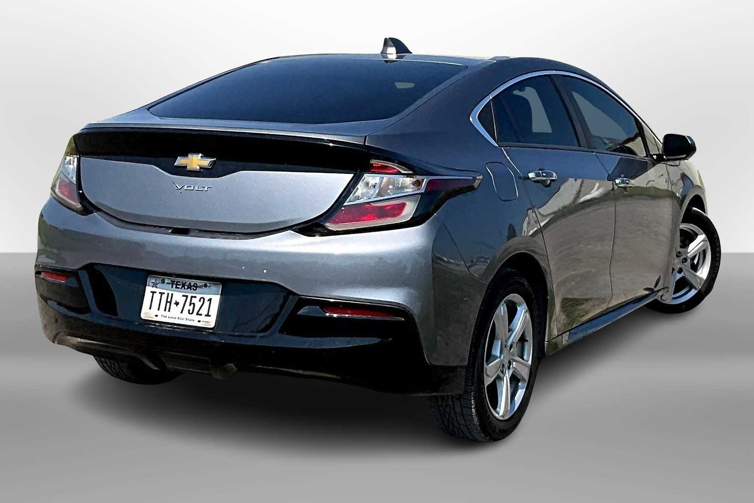 Thumbnail: 2018 Chevrolet Volt - 2