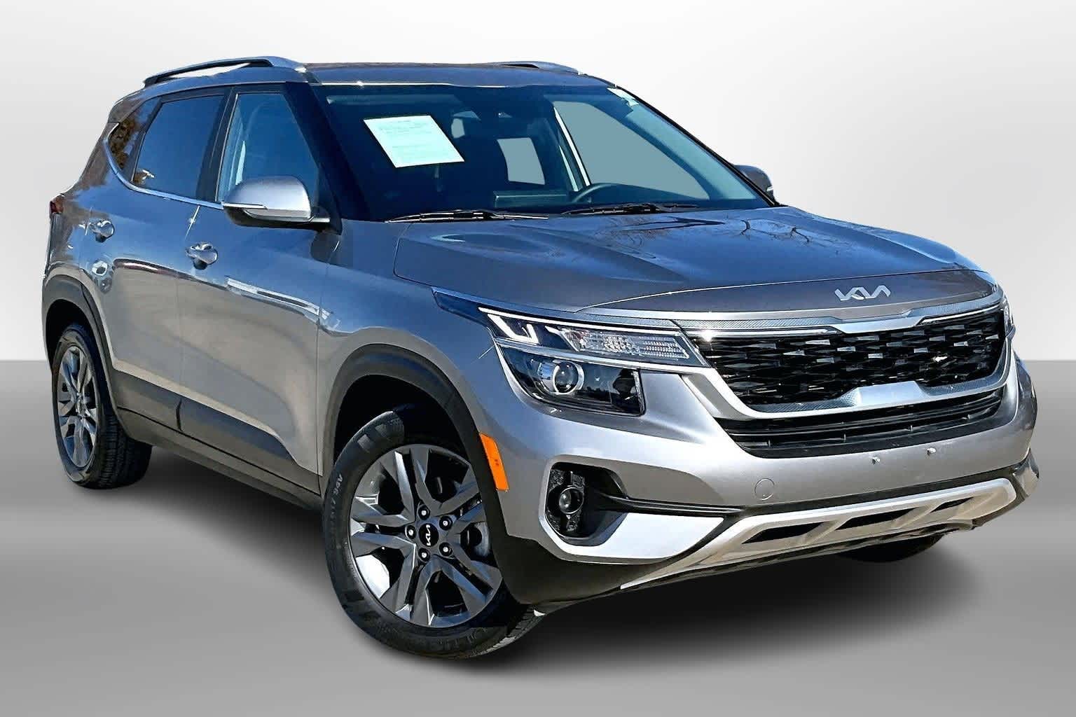 Thumbnail: 2023 Kia Seltos - 10