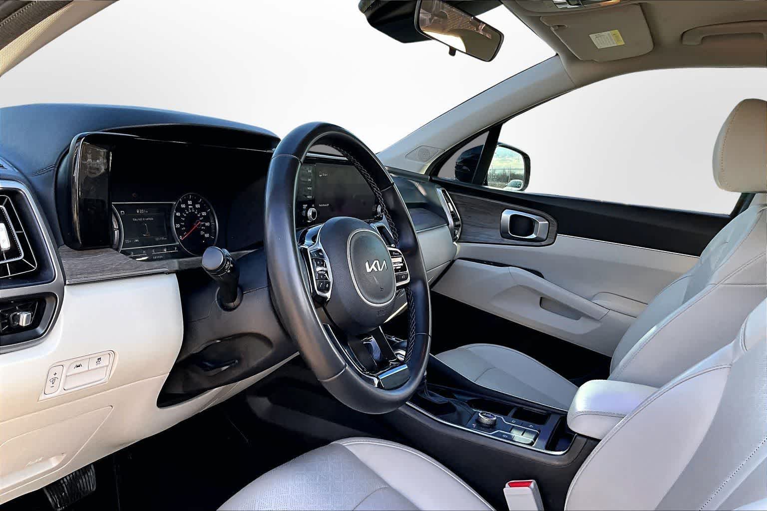 Thumbnail: 2022 Kia Sorento - 11