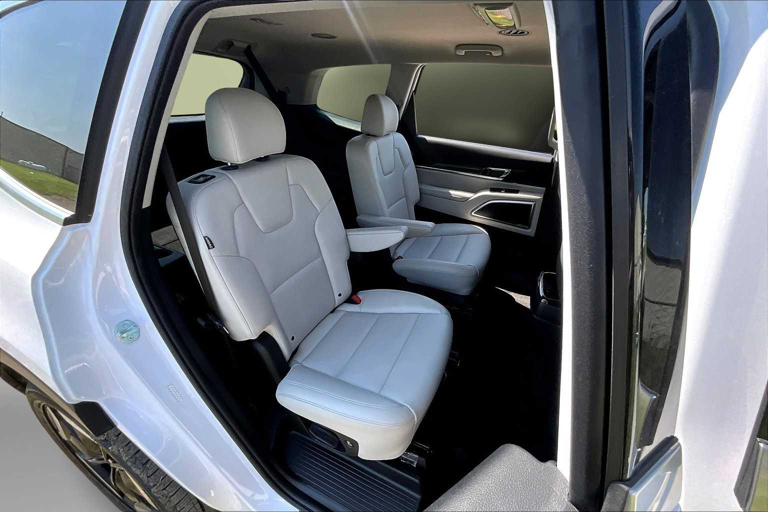 Thumbnail: 2023 Kia Telluride - 28