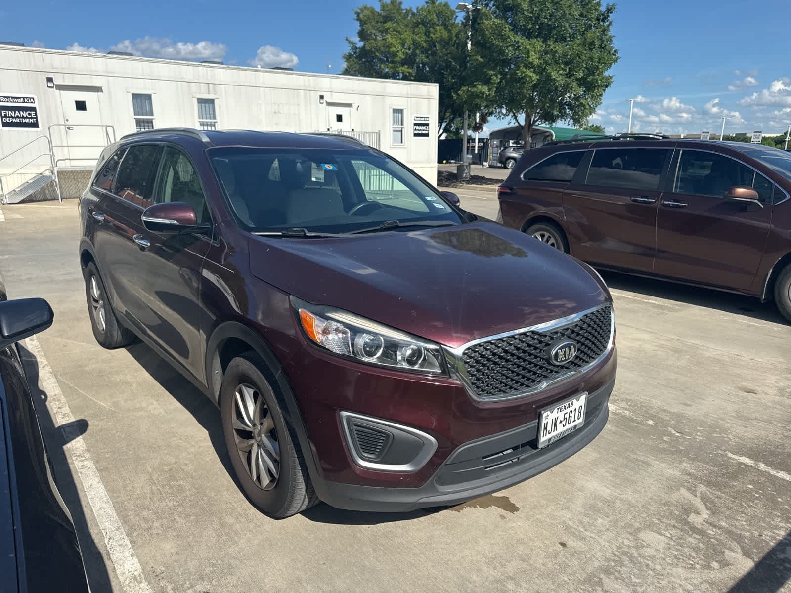 Thumbnail: 2017 Kia Sorento - 3