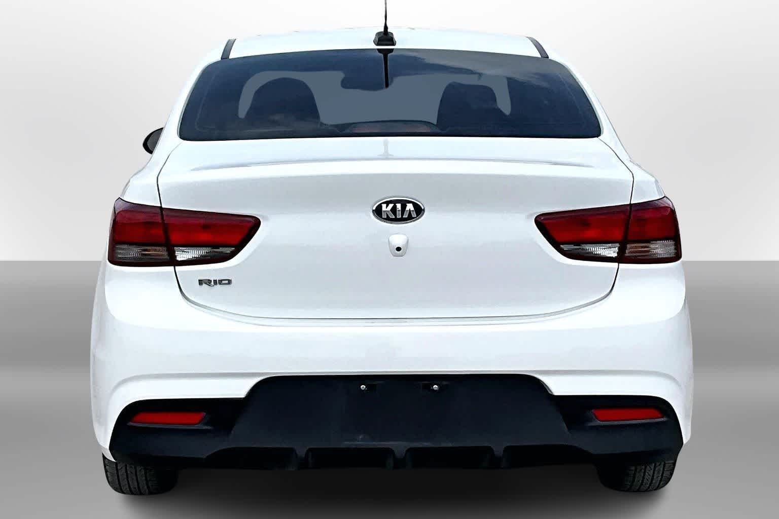 Thumbnail: 2020 Kia Rio - 3