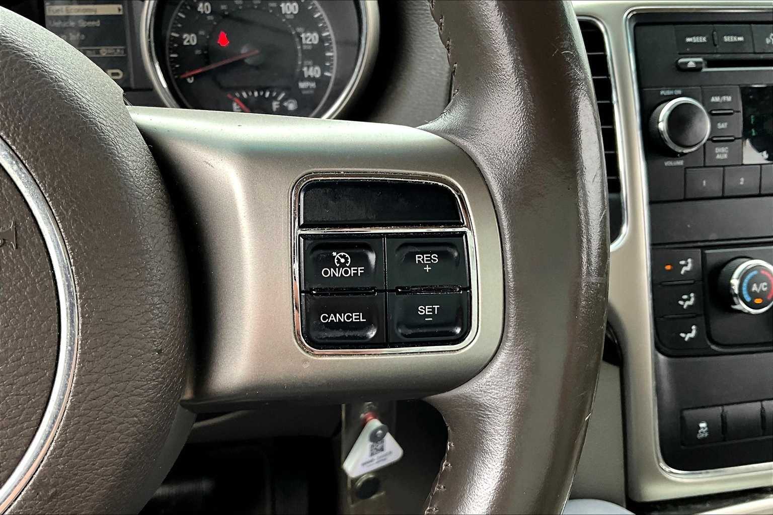 Thumbnail: 2011 Jeep Grand Cherokee - 20