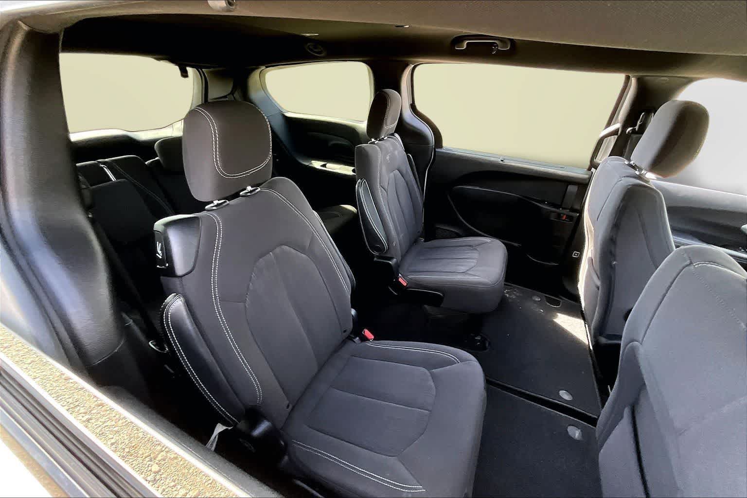 Thumbnail: 2019 Chrysler Pacifica - 24