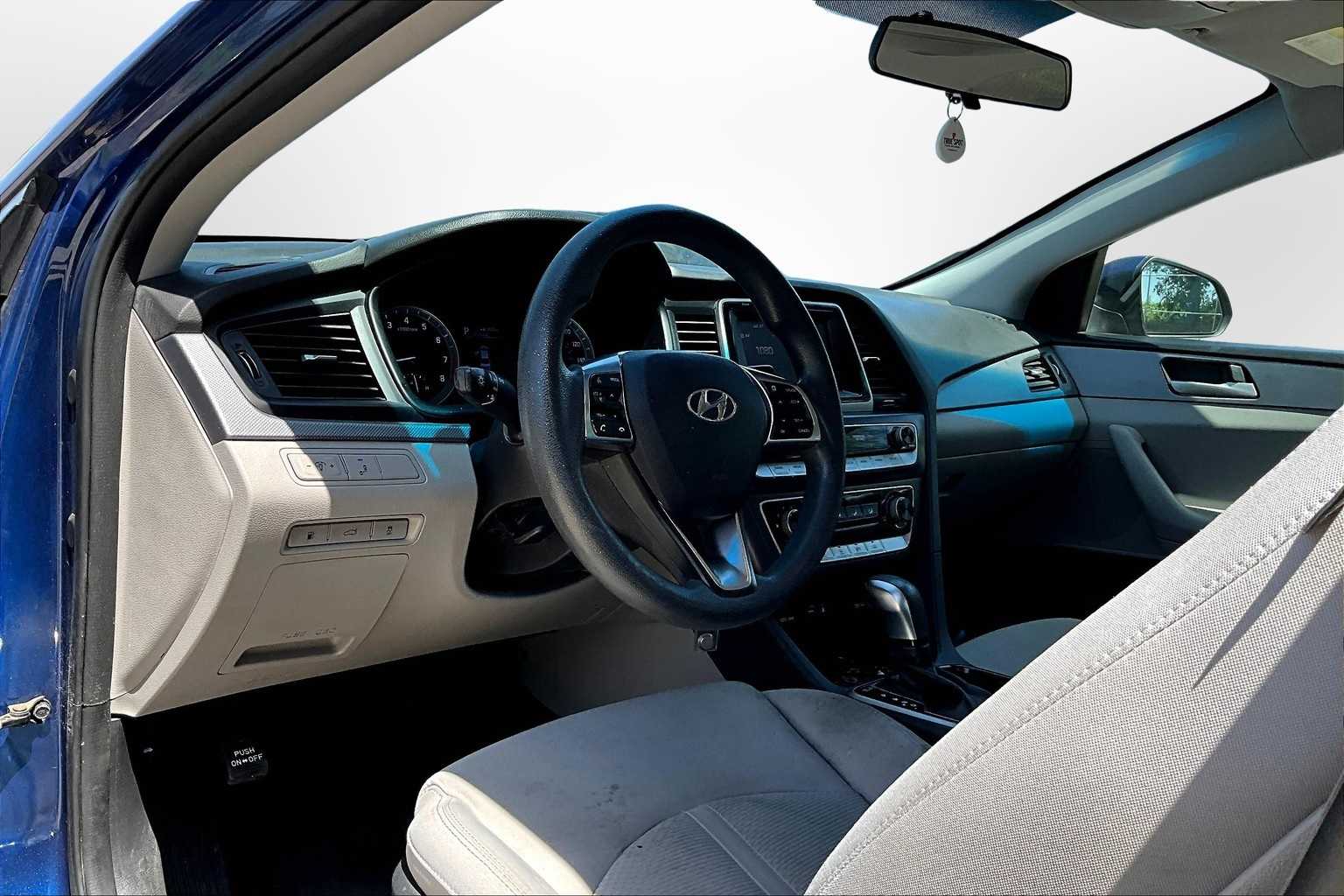 Thumbnail: 2018 Hyundai Sonata - 12