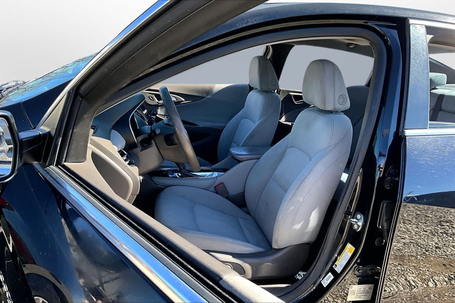 Thumbnail: 2018 Chevrolet Malibu - 23