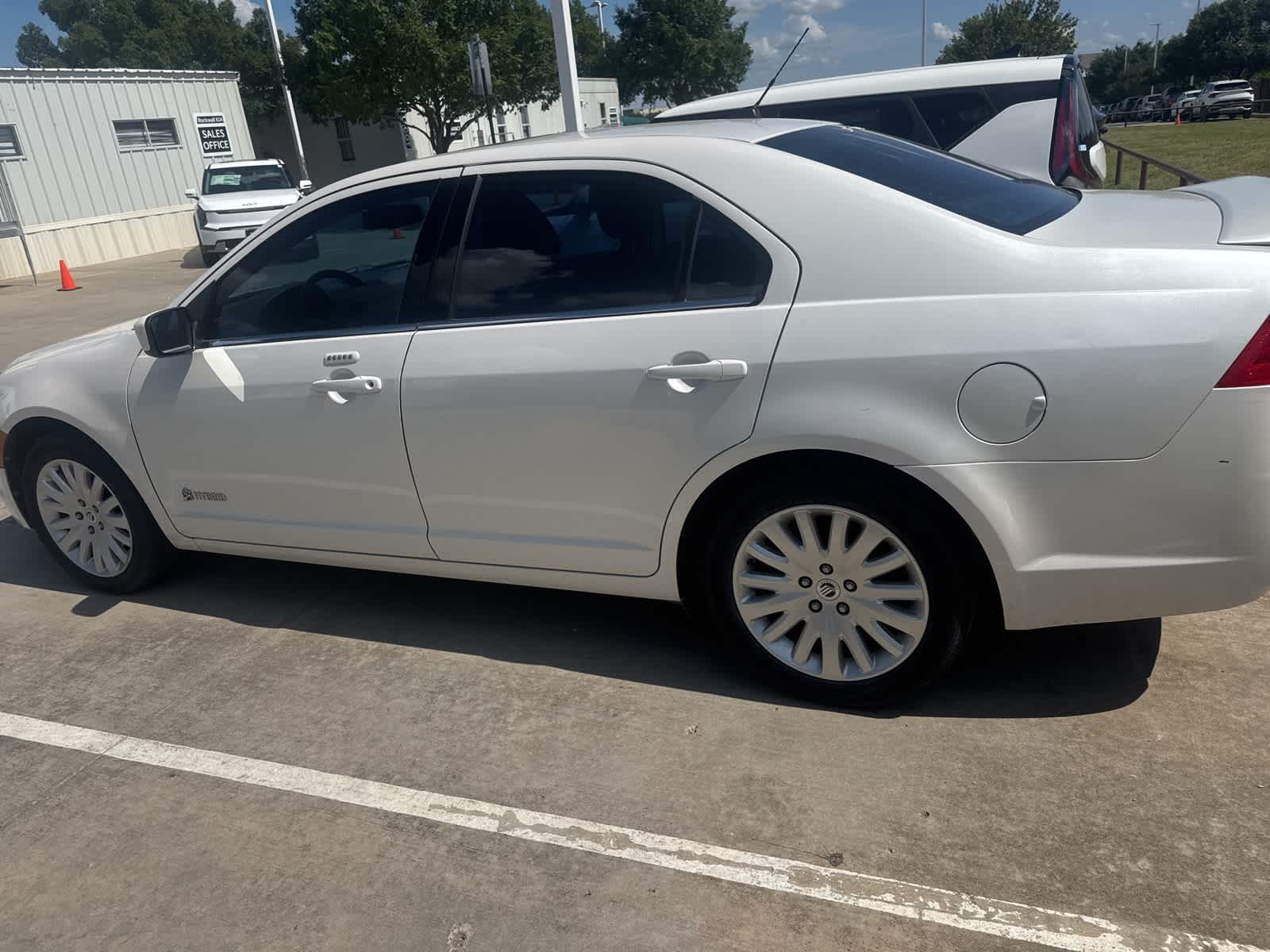 Thumbnail: 2010 Mercury Milan - 6