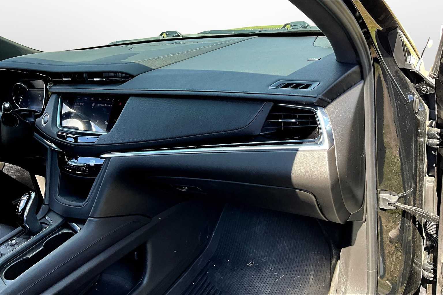 Thumbnail: 2023 Cadillac XT6 - 15