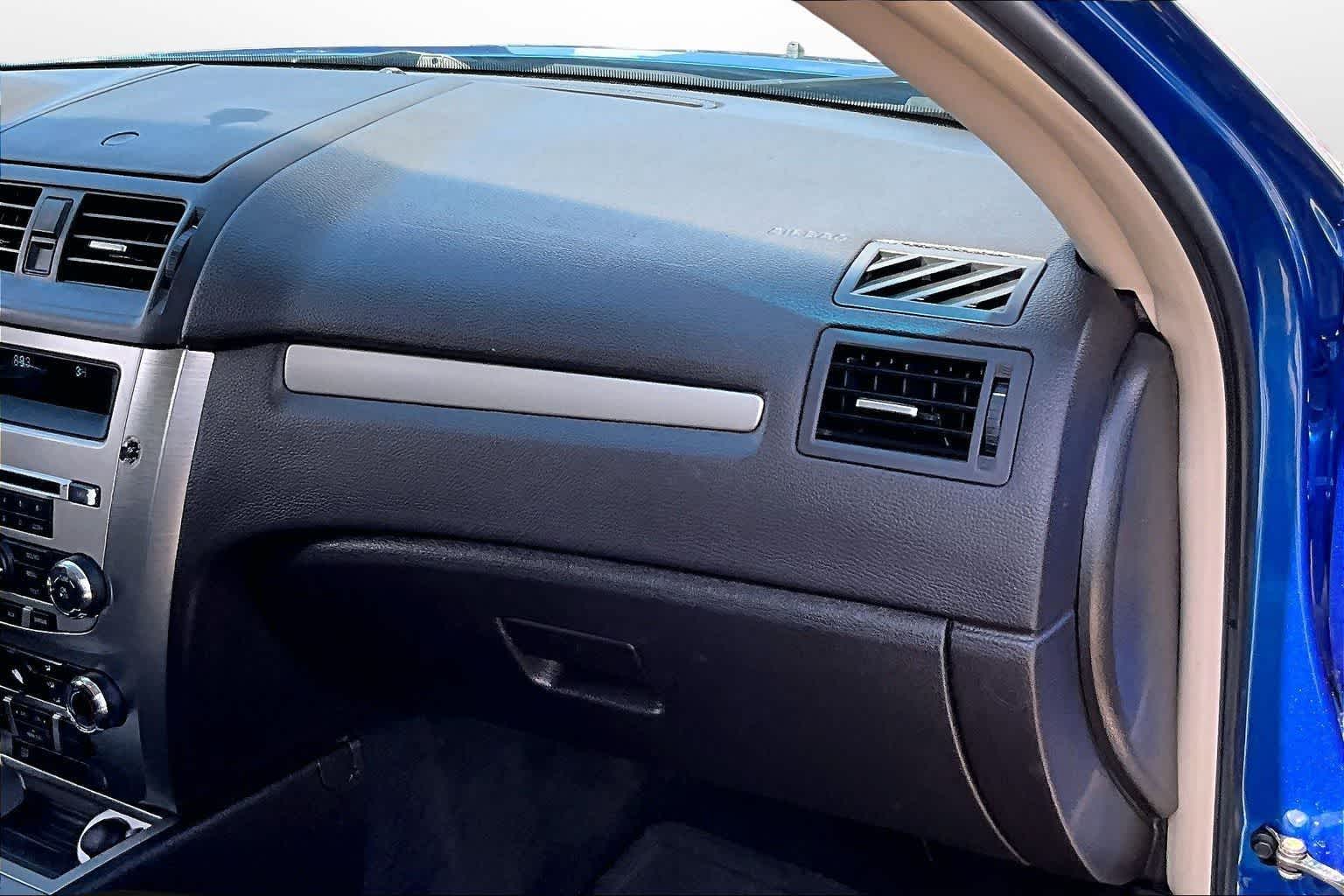 Thumbnail: 2011 Ford Fusion - 15