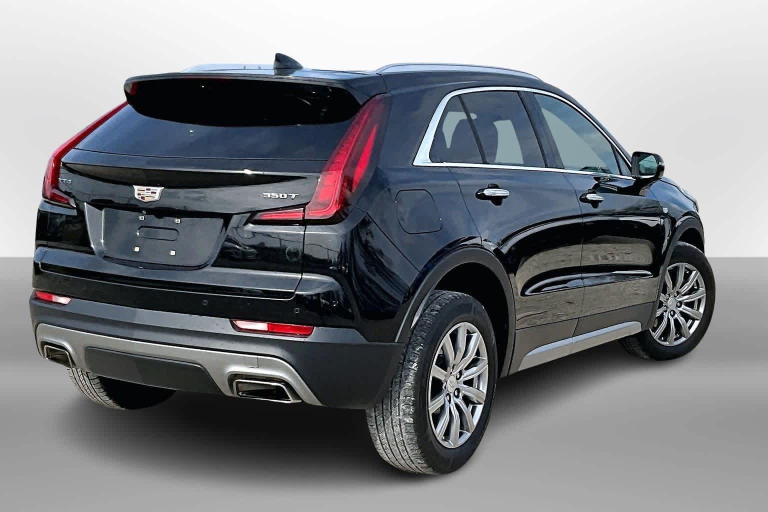 Thumbnail: 2022 Cadillac XT4 - 2