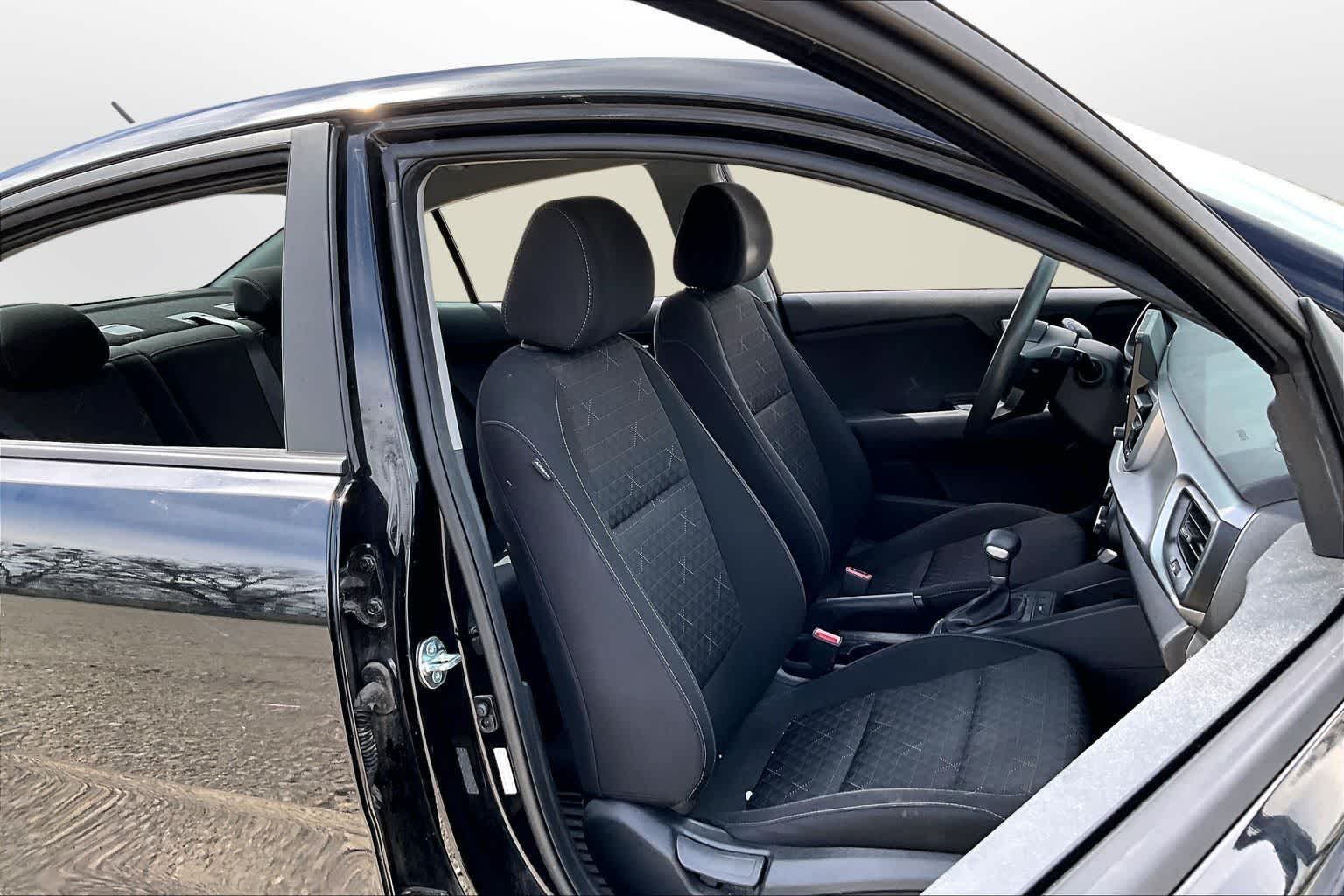 Thumbnail: 2023 Kia Rio - 7