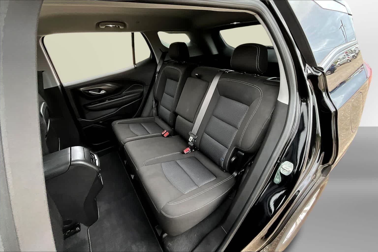 Thumbnail: 2022 GMC Terrain - 25