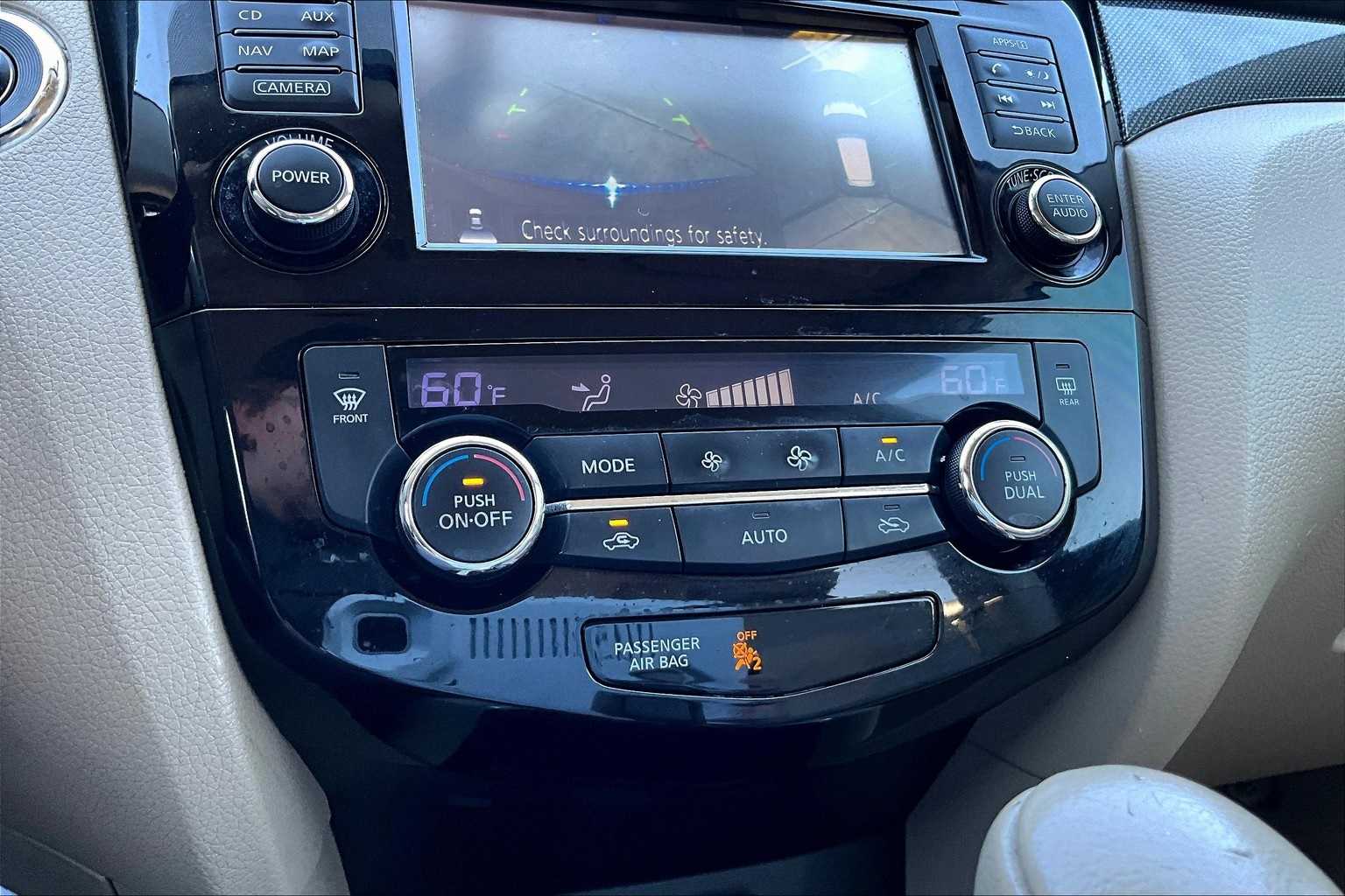 Thumbnail: 2014 Nissan Rogue - 25