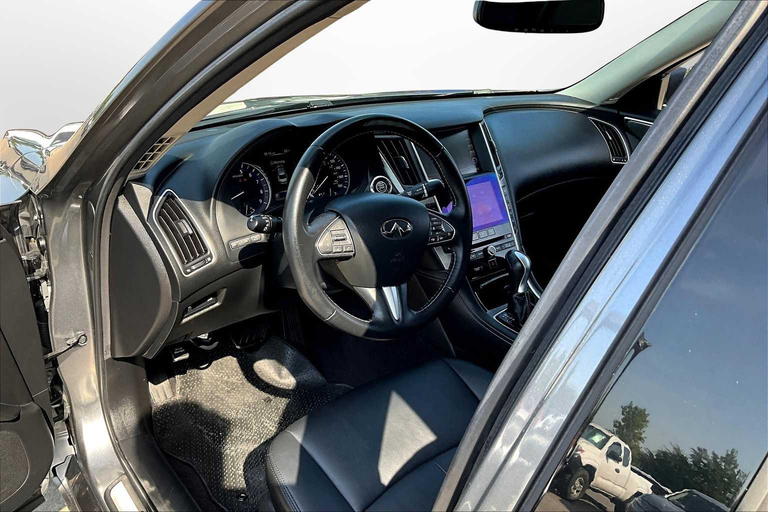 Thumbnail: 2017 INFINITI Q50 - 12
