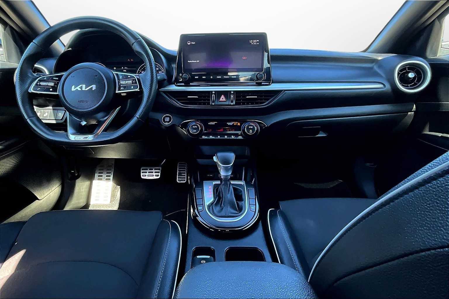 Thumbnail: 2022 Kia Forte - 14