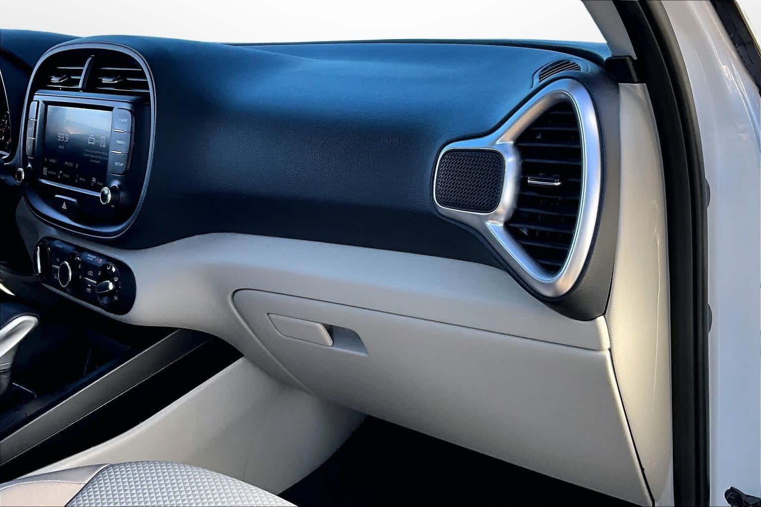 Thumbnail: 2022 Kia Soul - 15