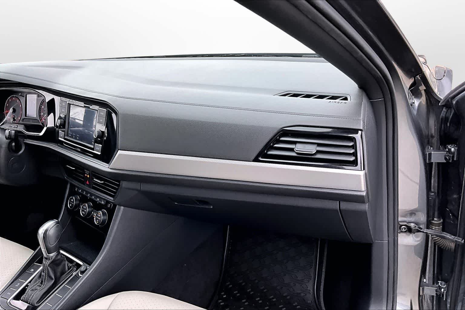 Thumbnail: 2019 Volkswagen Jetta - 15