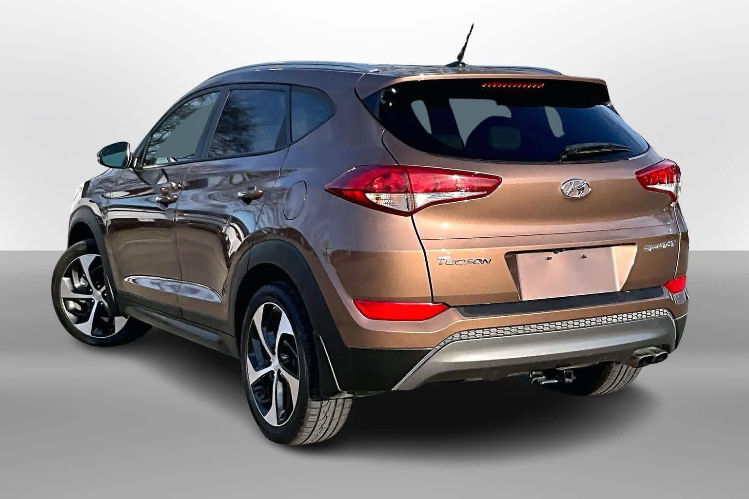 Thumbnail: 2016 Hyundai Tucson - 11