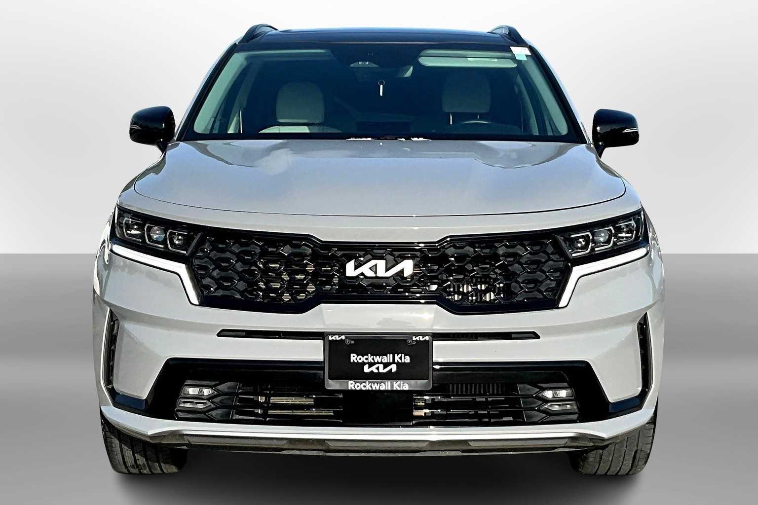 Thumbnail: 2023 Kia Sorento - 3