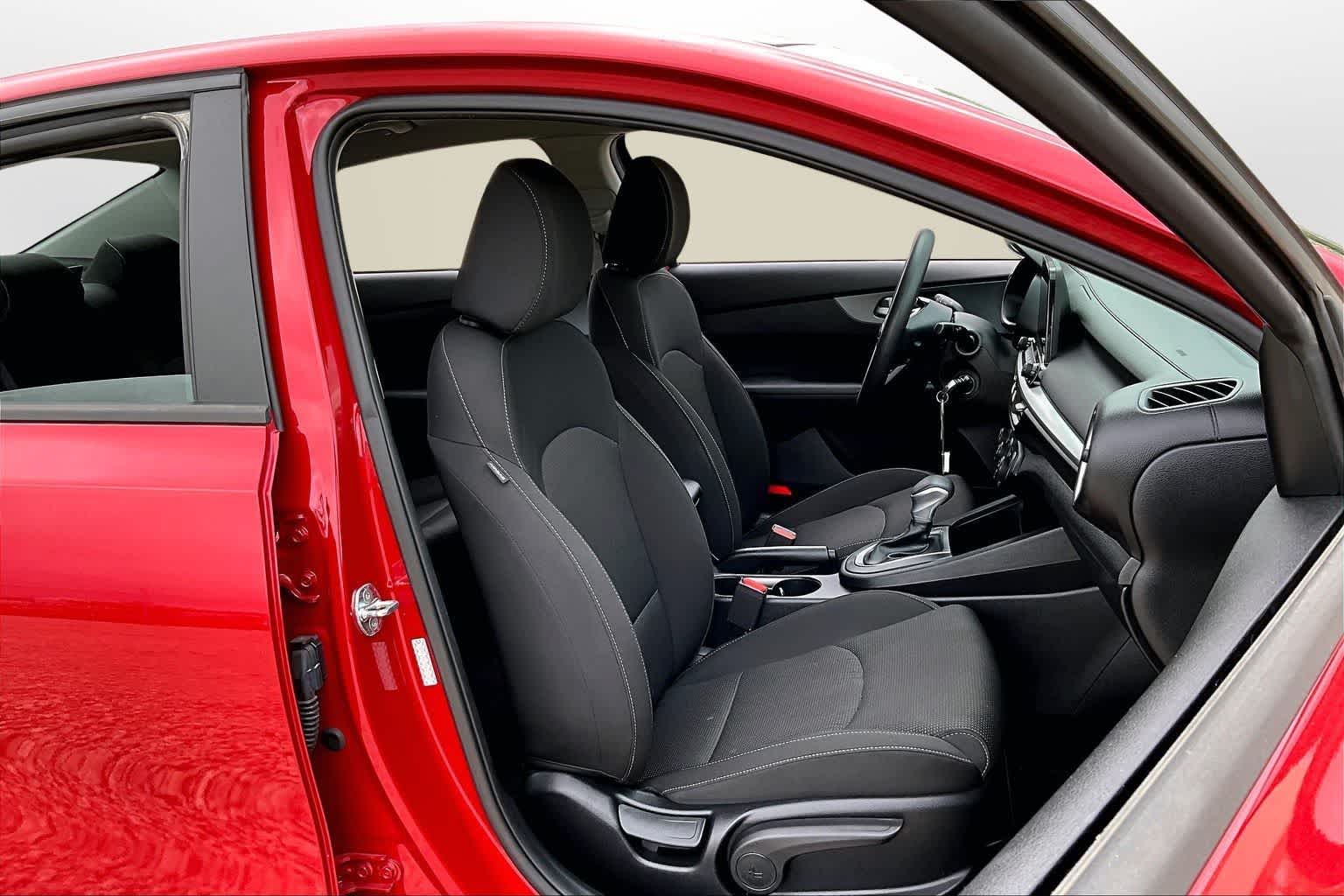 Thumbnail: 2021 Kia Forte - 7