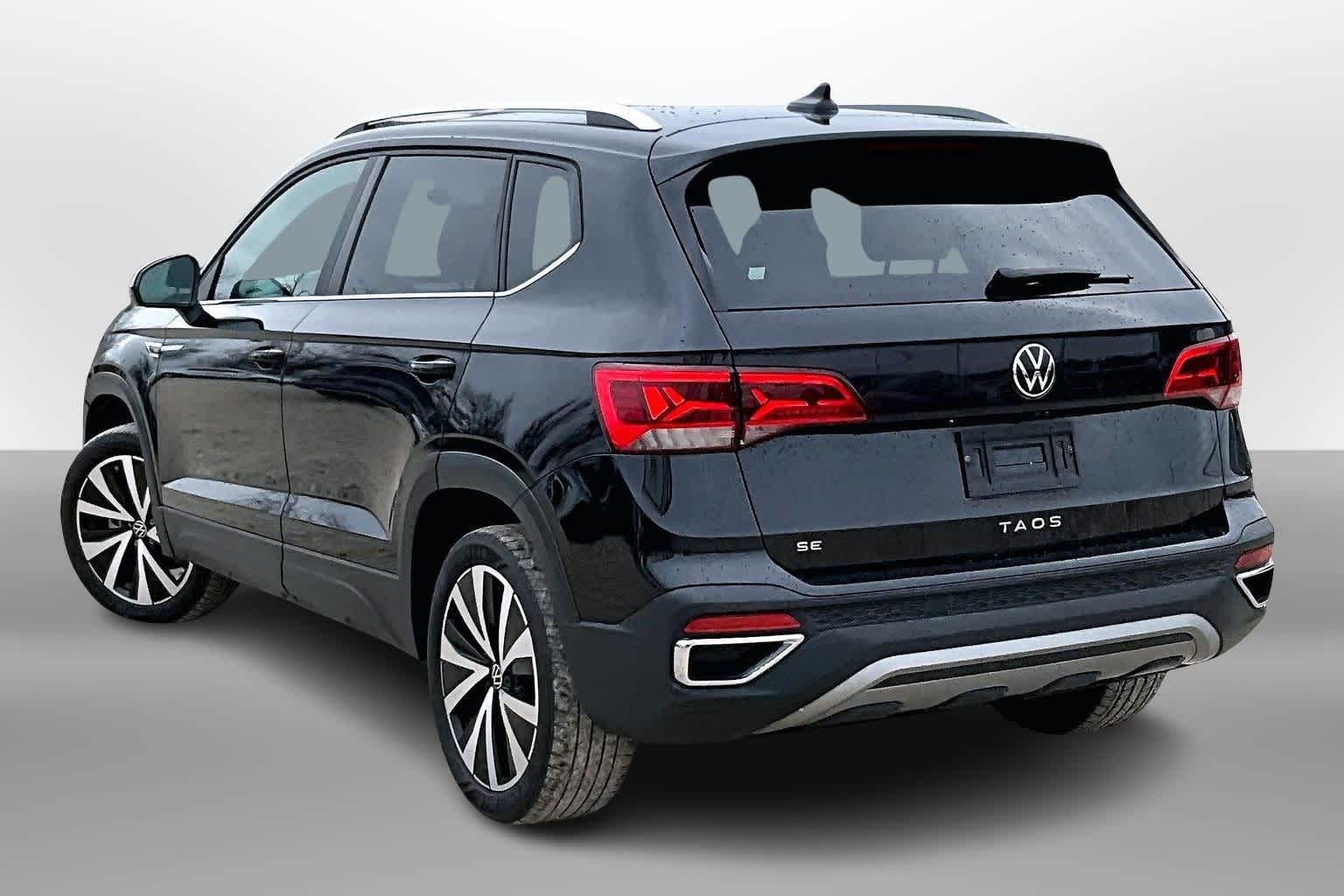 Thumbnail: 2022 Volkswagen Taos - 11