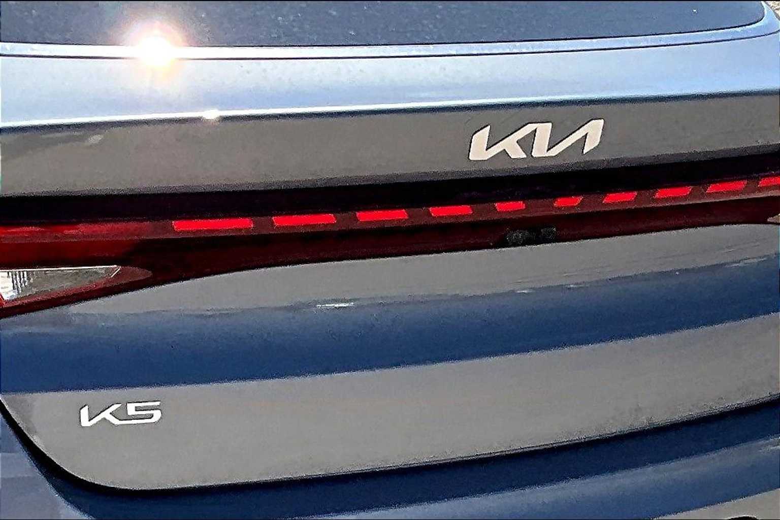 Thumbnail: 2023 Kia K5 - 32