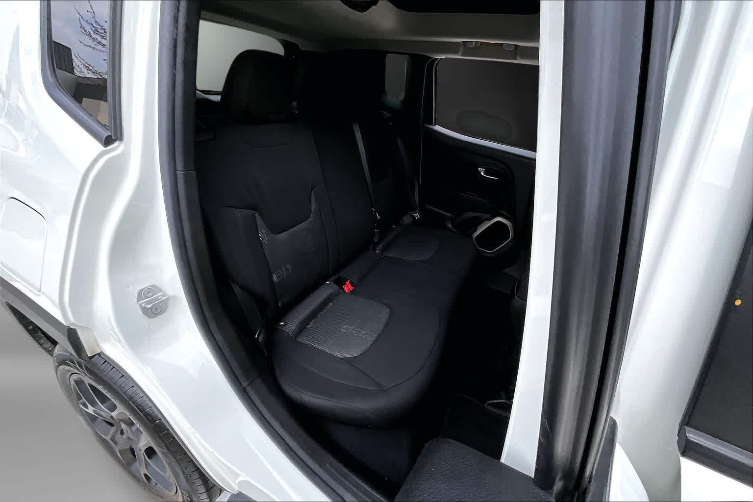 Thumbnail: 2017 Jeep Renegade - 22