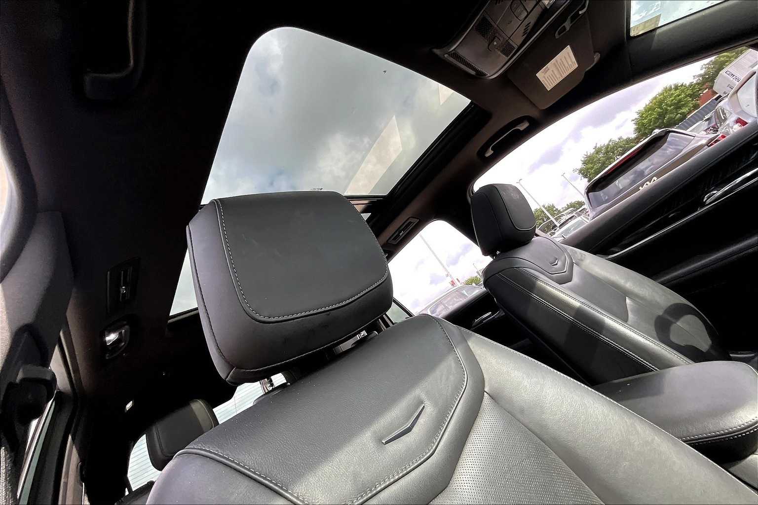 Thumbnail: 2020 Cadillac XT6 - 16
