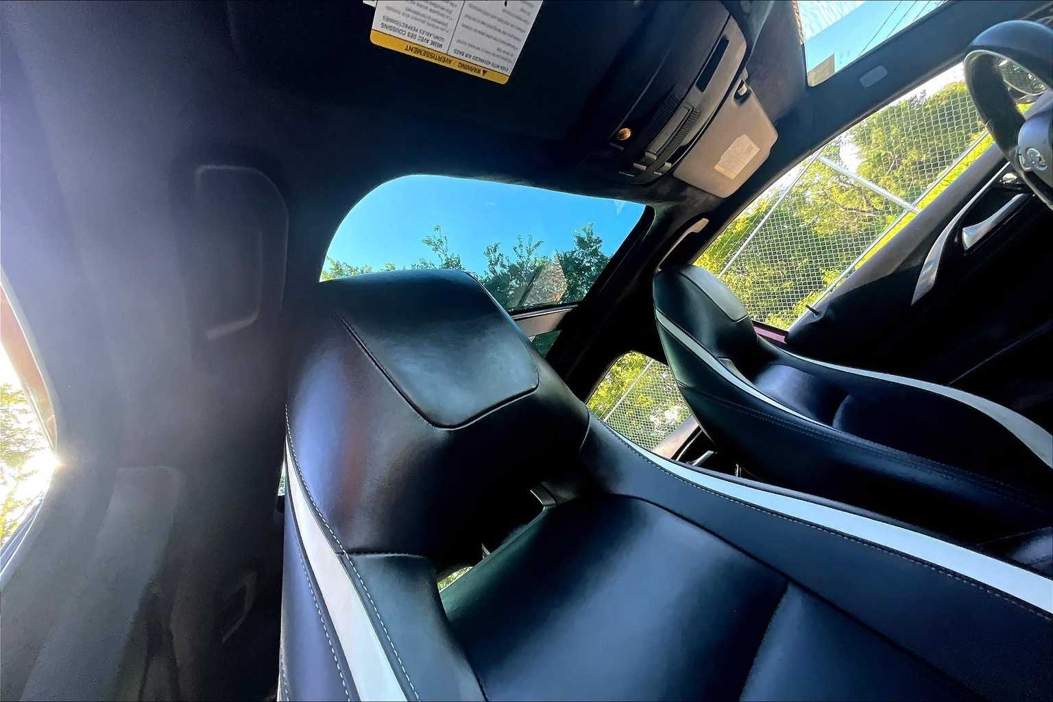 Thumbnail: 2017 INFINITI QX30 - 16