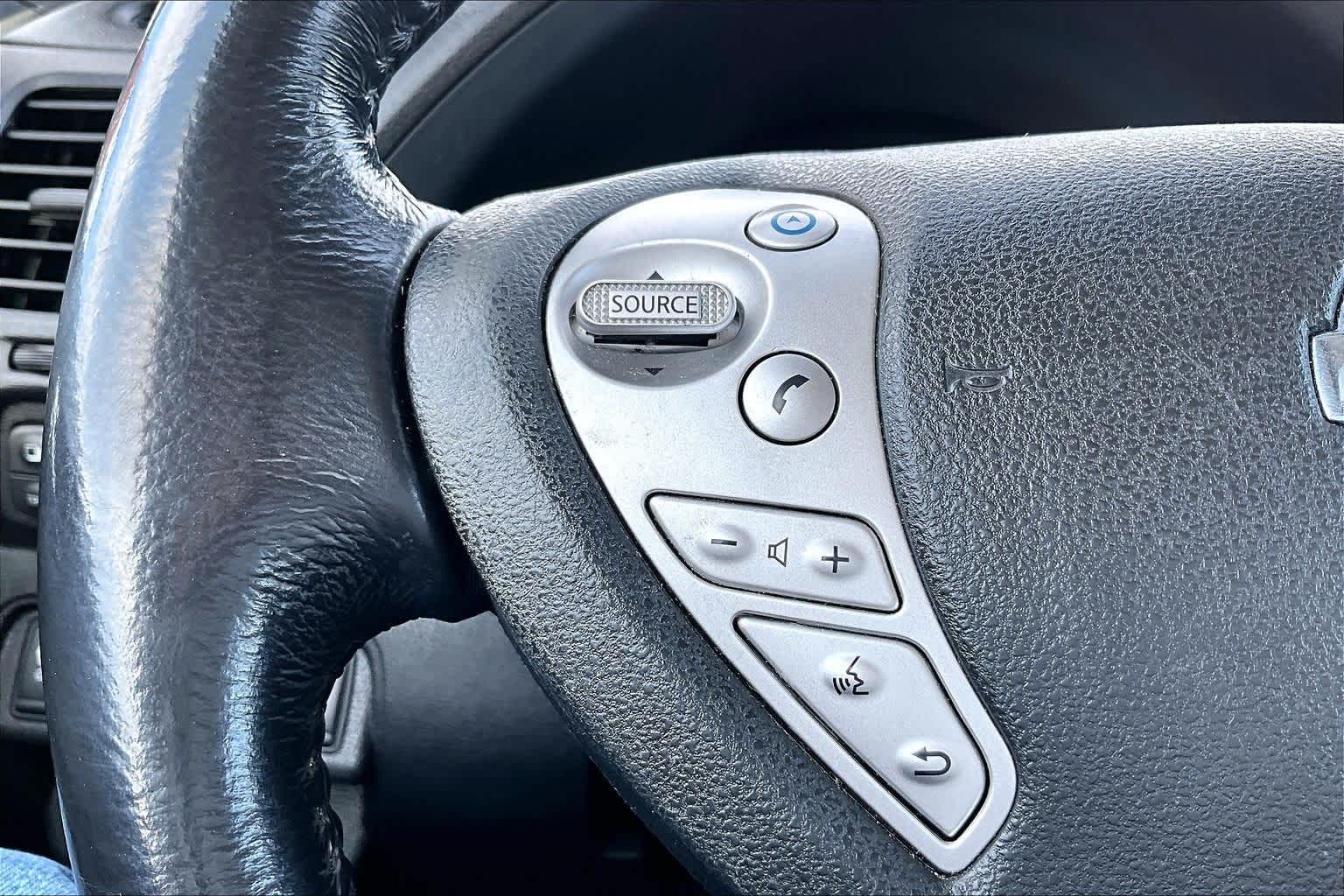 Thumbnail: 2013 Nissan Leaf - 17