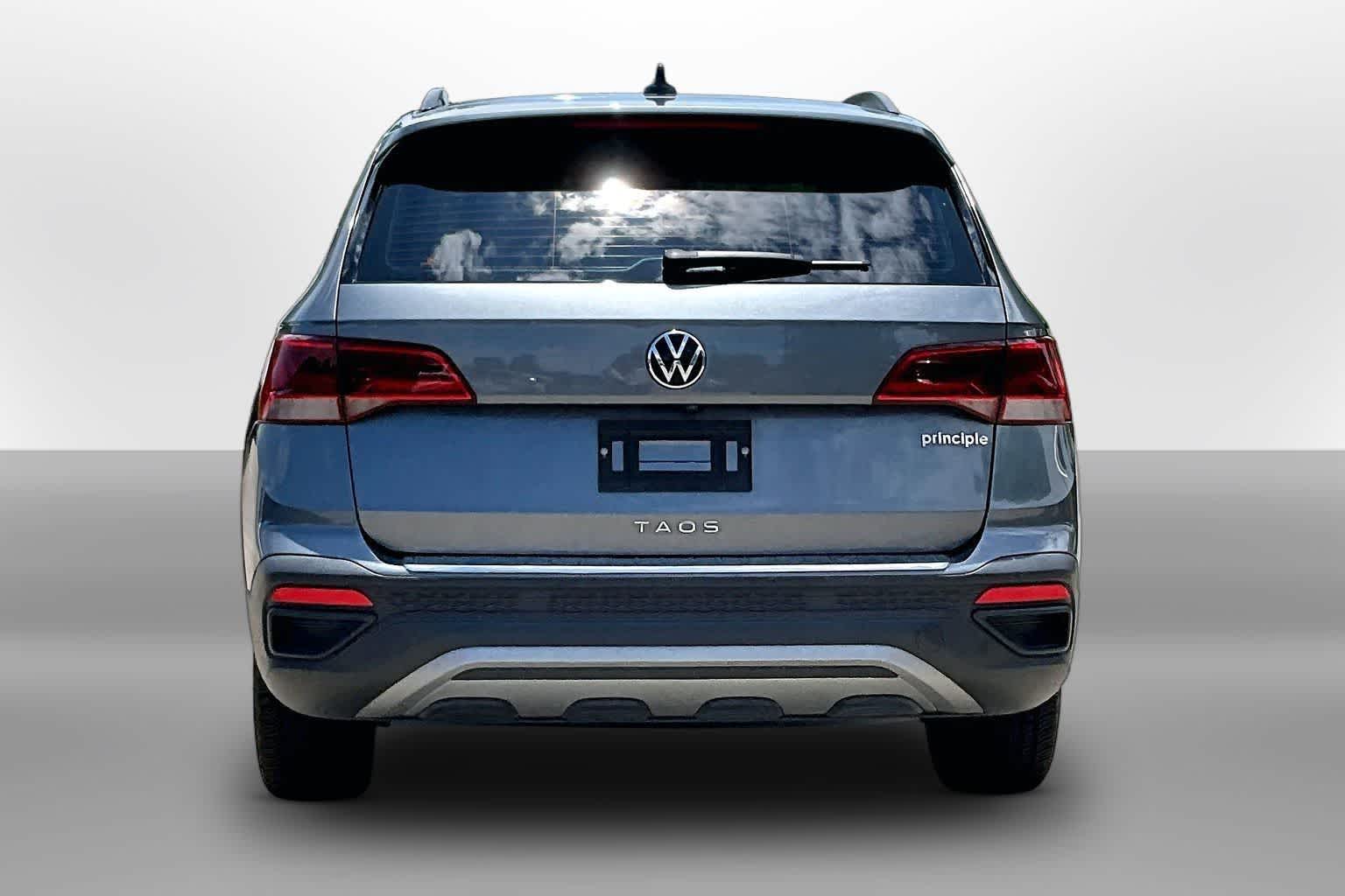 Thumbnail: 2023 Volkswagen Taos - 4