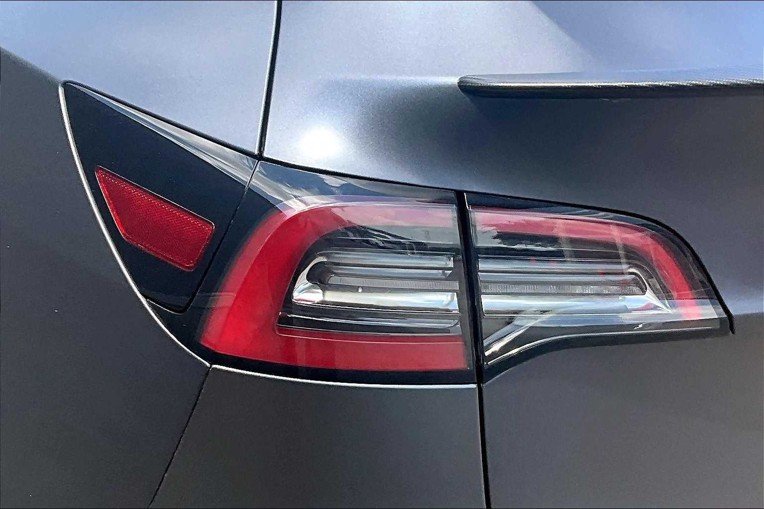 Thumbnail: 2022 Tesla Model Y - 28